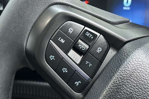 2023 Ford Everest Ambiente 2.0L thumb-16