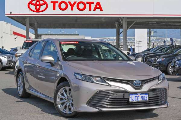 2020 Toyota Camry Ascent AXVH70R