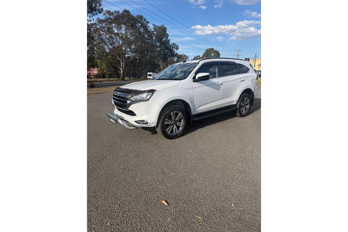 2024 Isuzu MU-X LS-T
