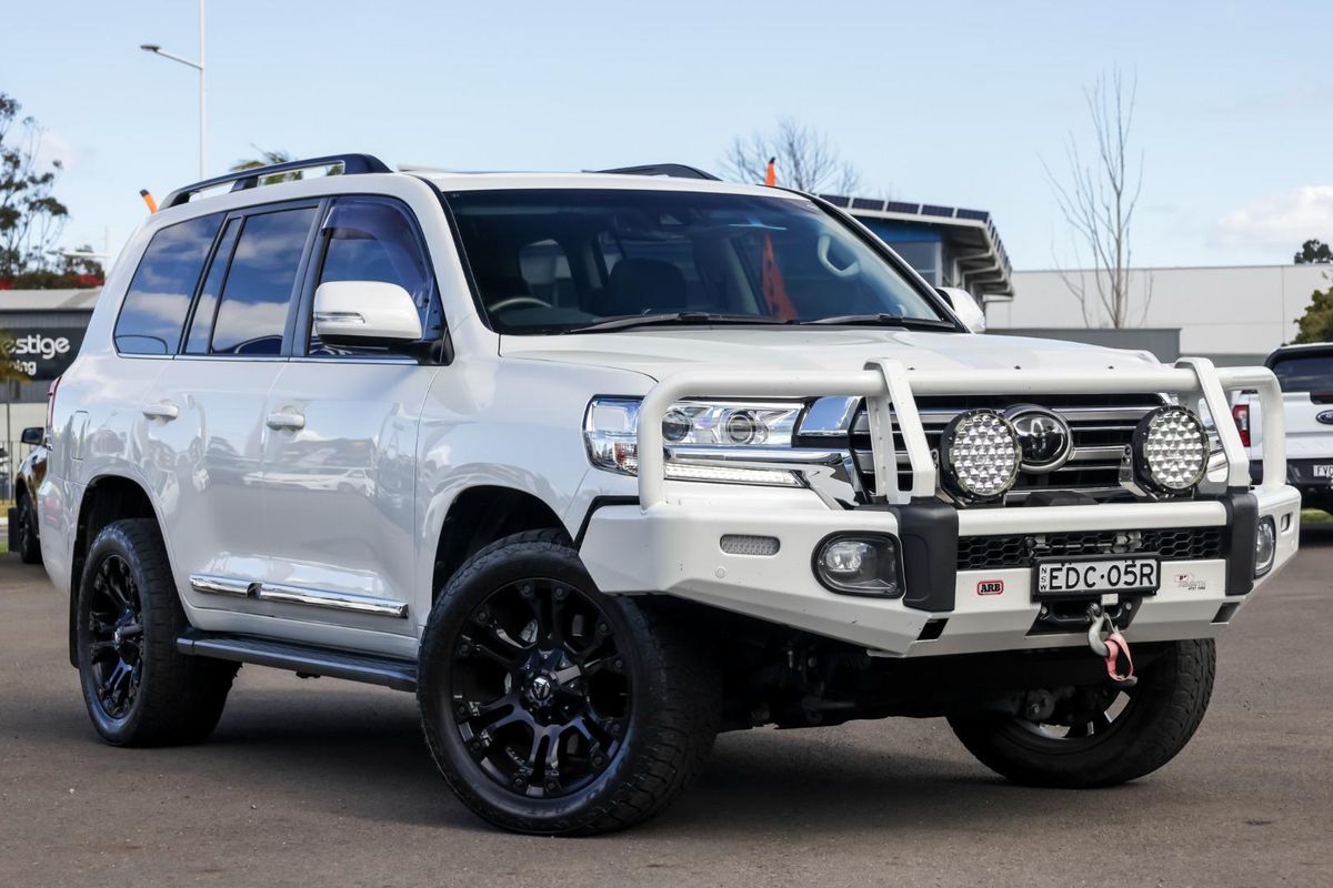 2020 Toyota Landcruiser Sahara VDJ200R