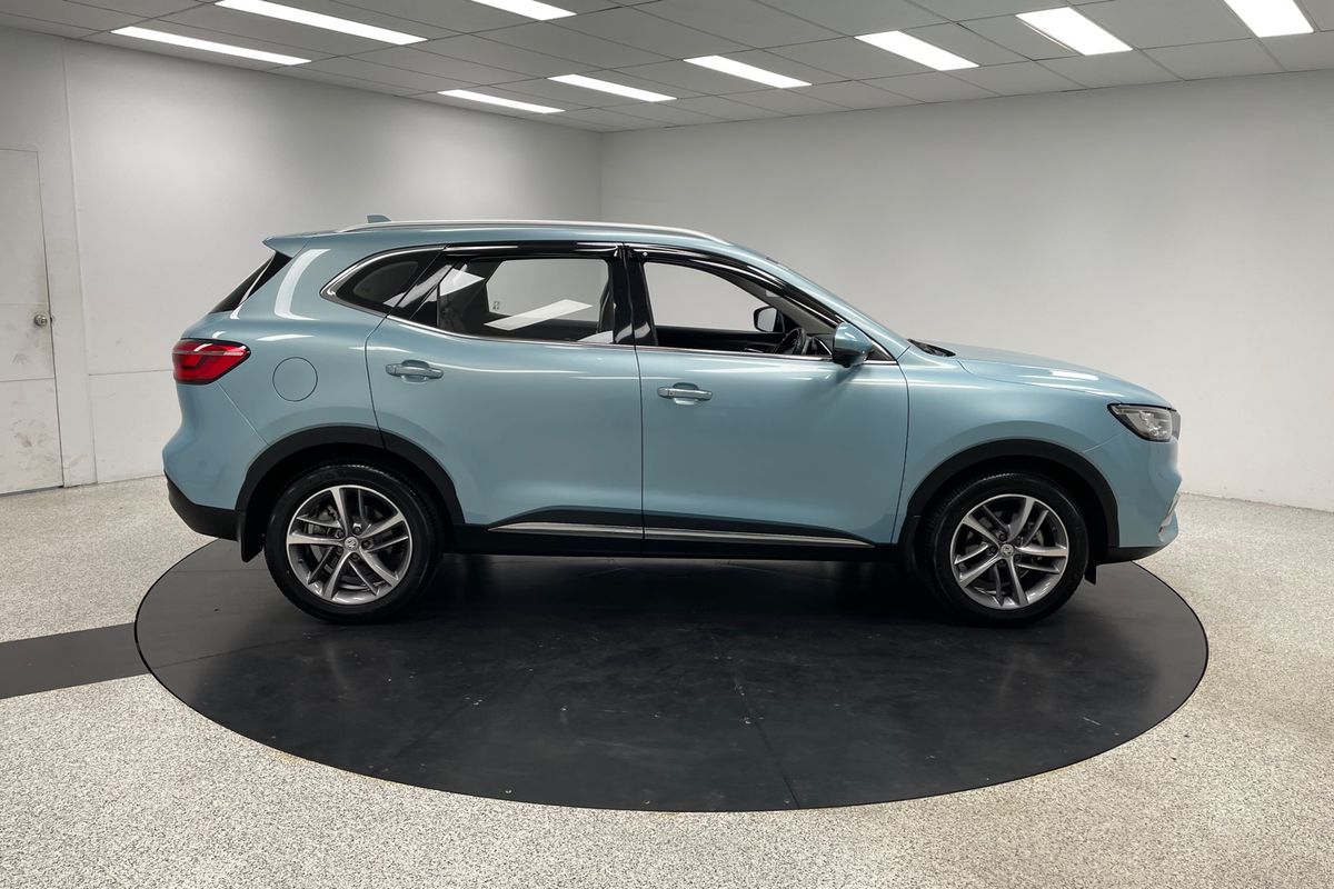 2021 MG HS