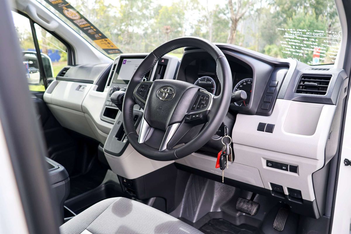 2024 Toyota Hiace GDH300R LWB image 25