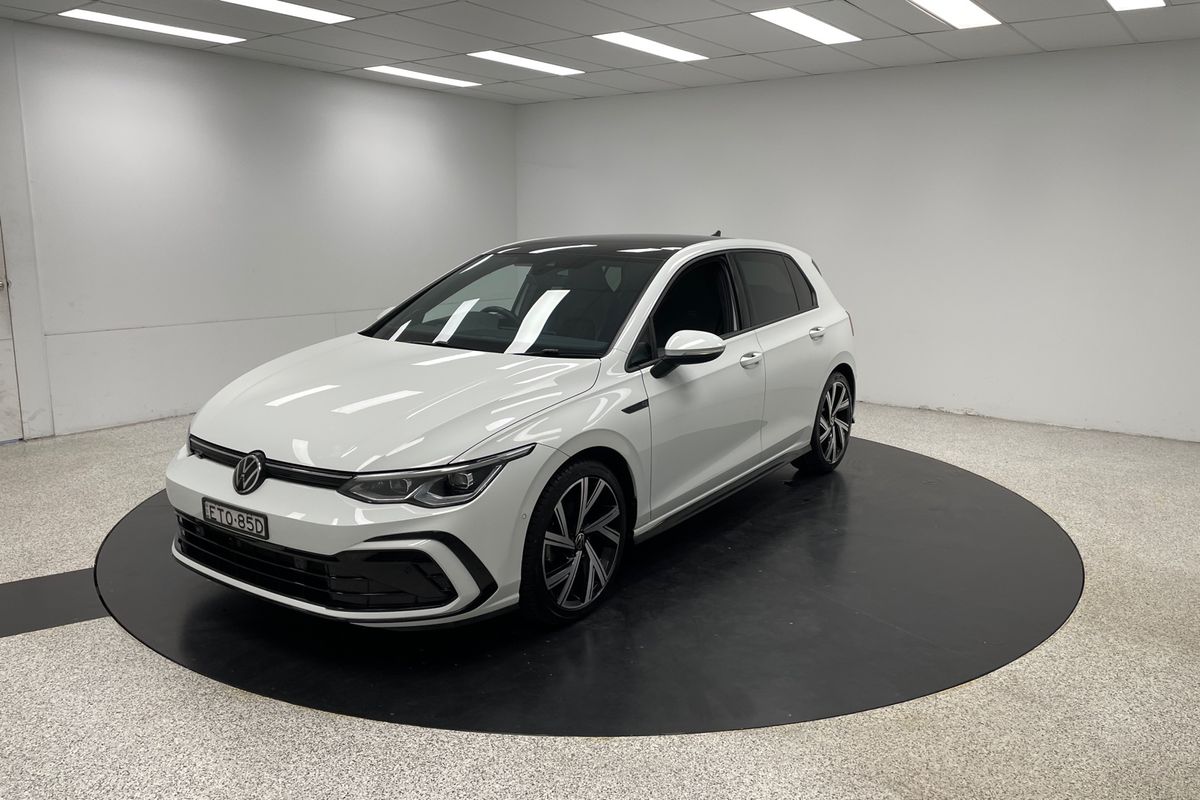 2022 Volkswagen Golf 110TSI R-Line 8
