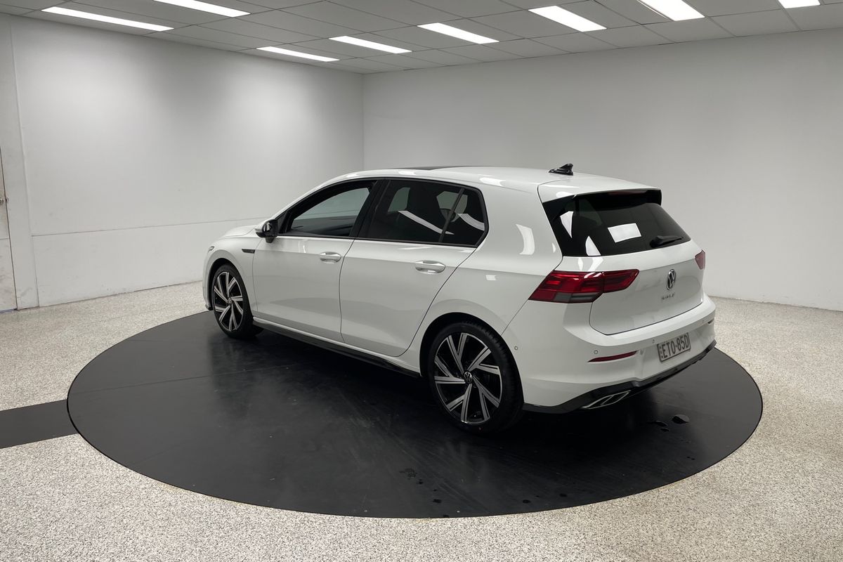 2022 Volkswagen Golf 110TSI R-Line 8