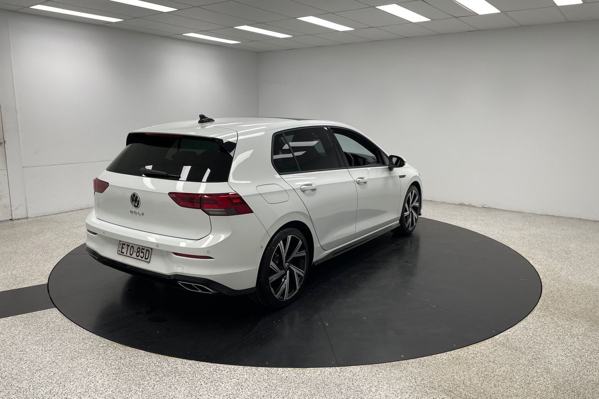 2022 Volkswagen Golf 110TSI R-Line 8