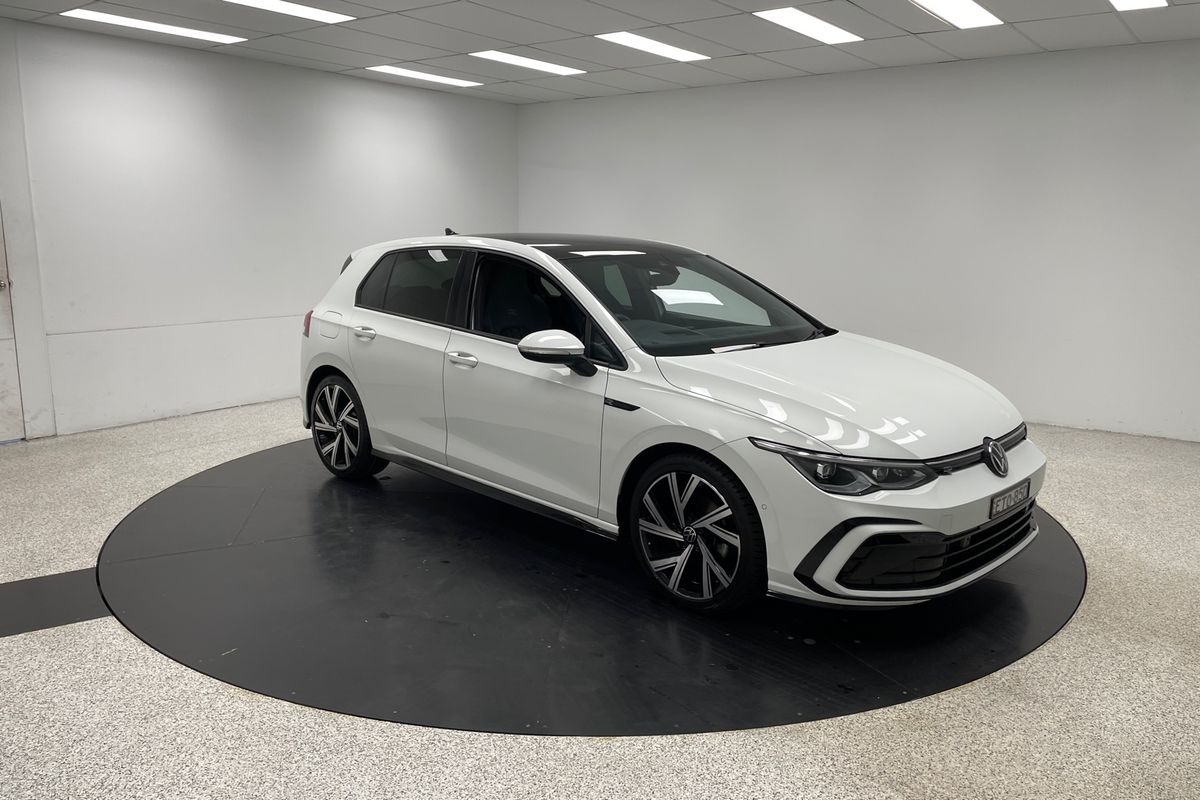 2022 Volkswagen Golf 110TSI R-Line 8