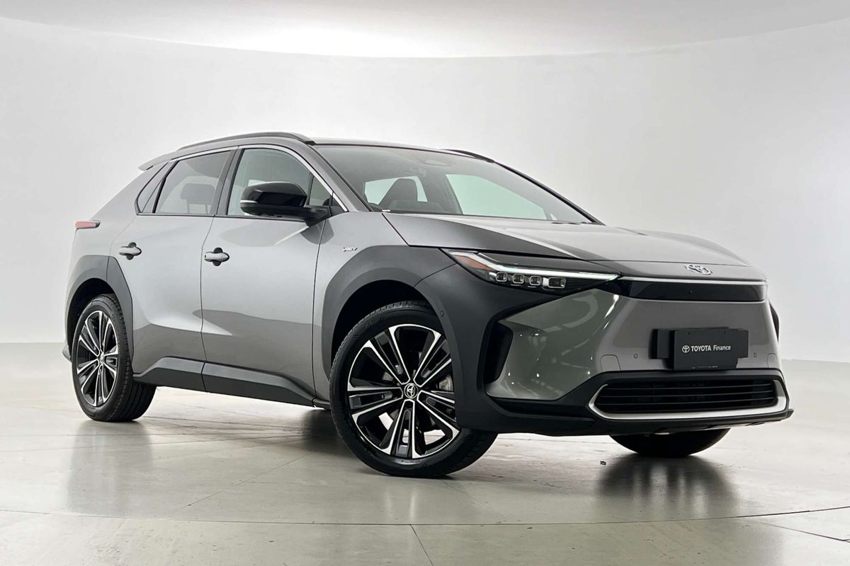2025 Toyota bZ4X Standard AWD 71.4 kWh Li-ion batt Automatic Wagon YEAM15R