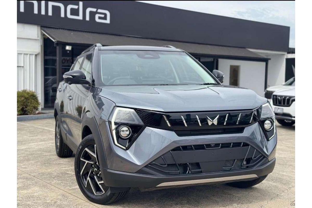 2025 Mahindra XUV3XO AX7L
