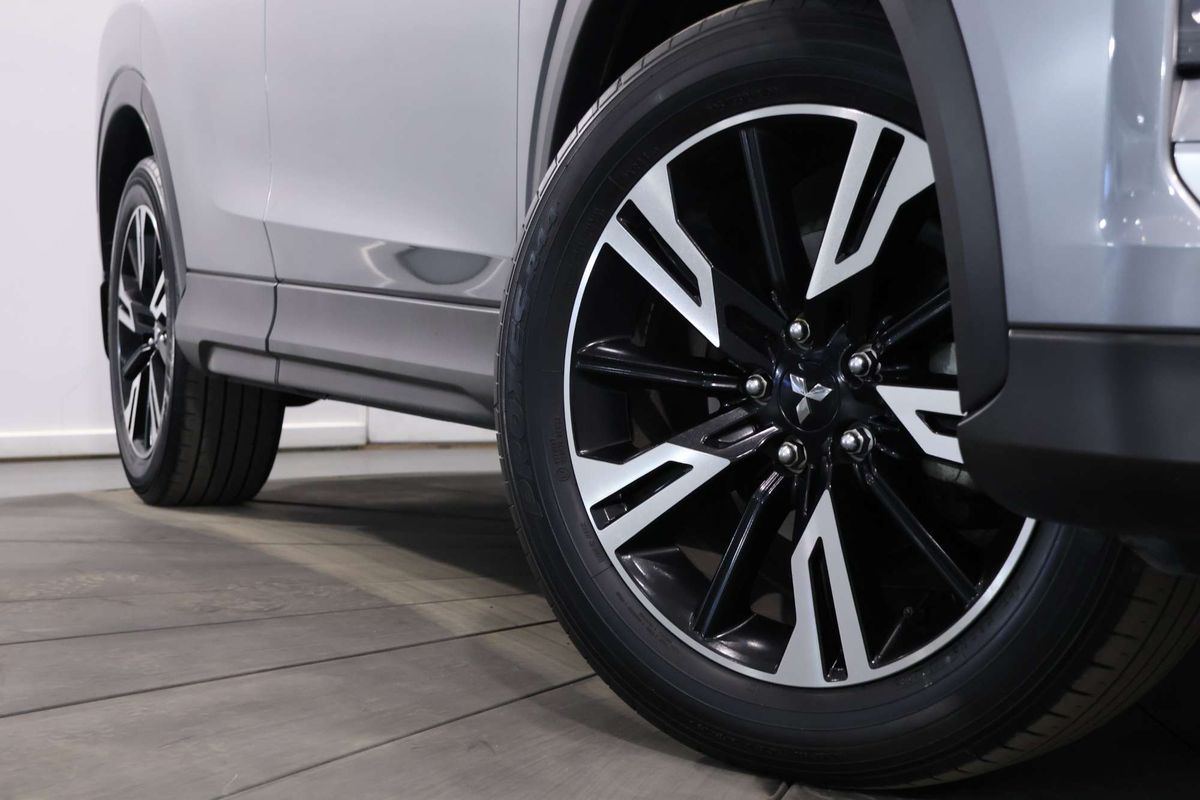 2023 Mitsubishi Eclipse Cross LS YB