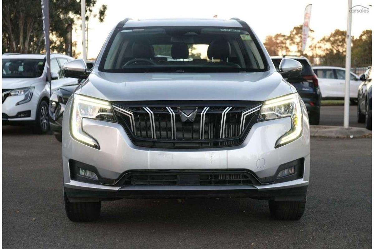 2025 Mahindra XUV700 AX7L