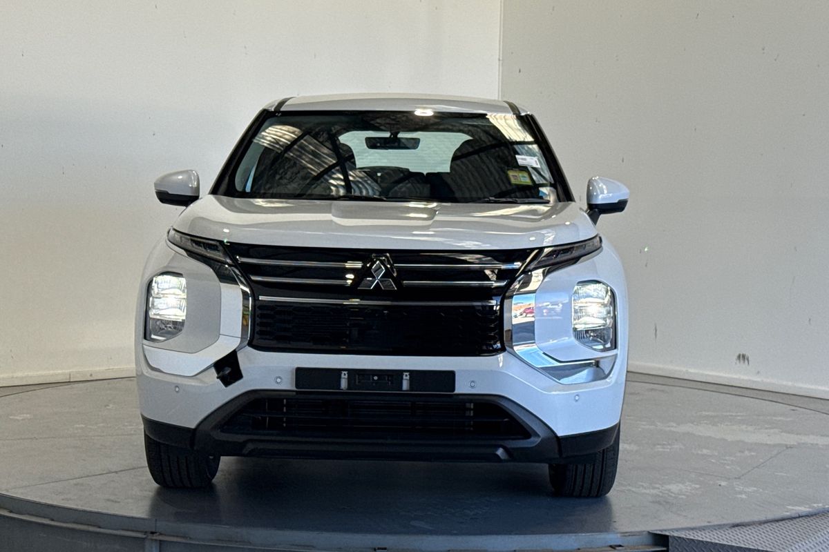 2026 Mitsubishi Outlander ES ZM