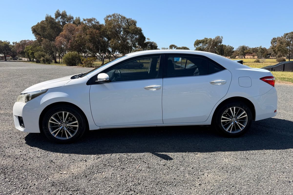2015 Toyota Corolla SX ZRE172R