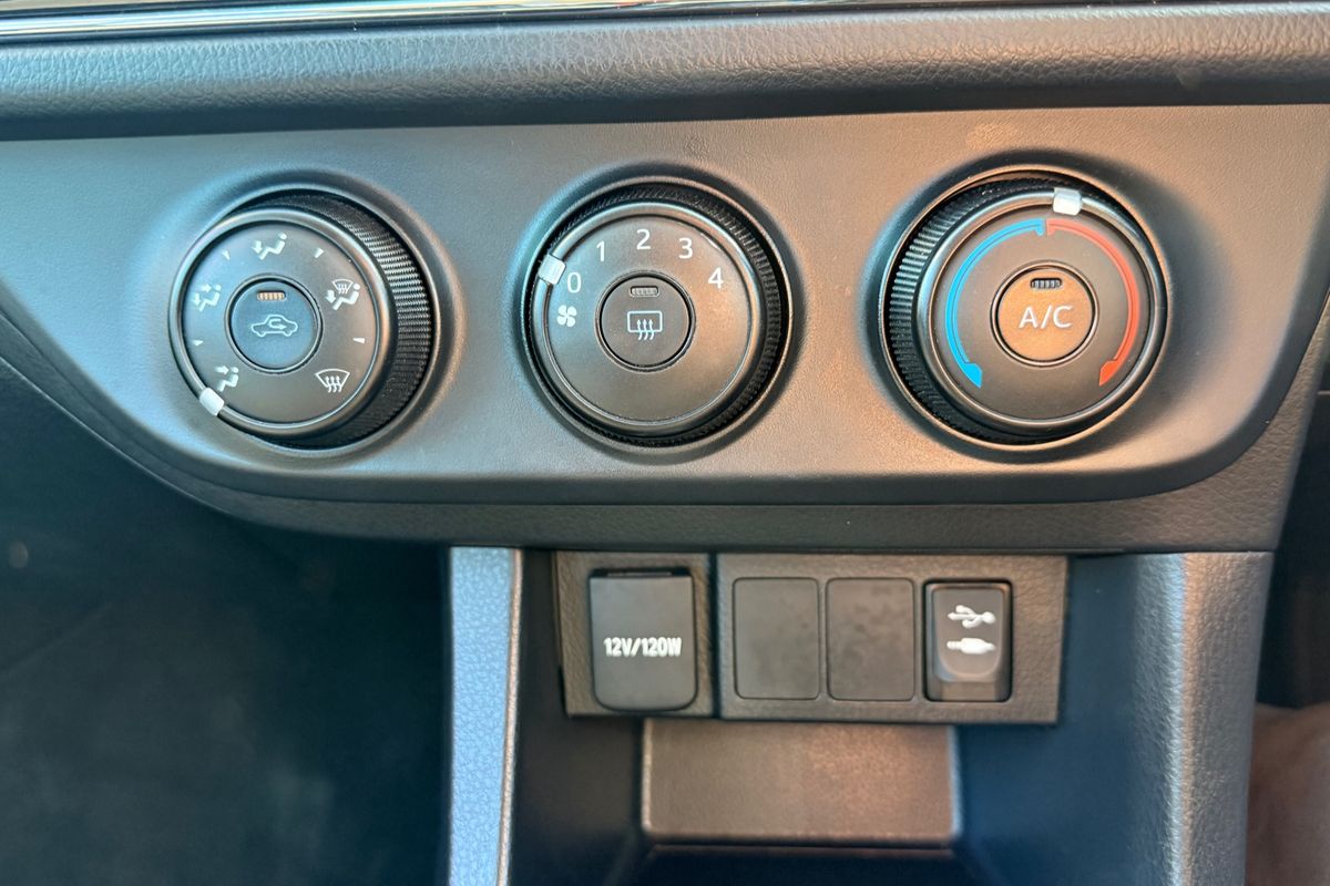 2015 Toyota Corolla SX ZRE172R