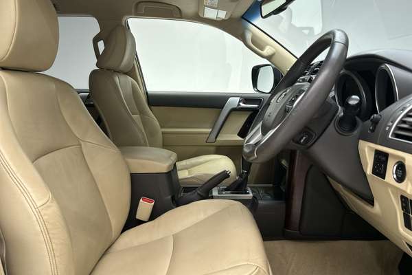 2016 Toyota Landcruiser Prado VX GDJ150R thumb-12