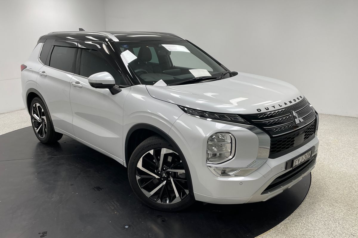 2023 Mitsubishi Outlander Exceed Tourer ZM