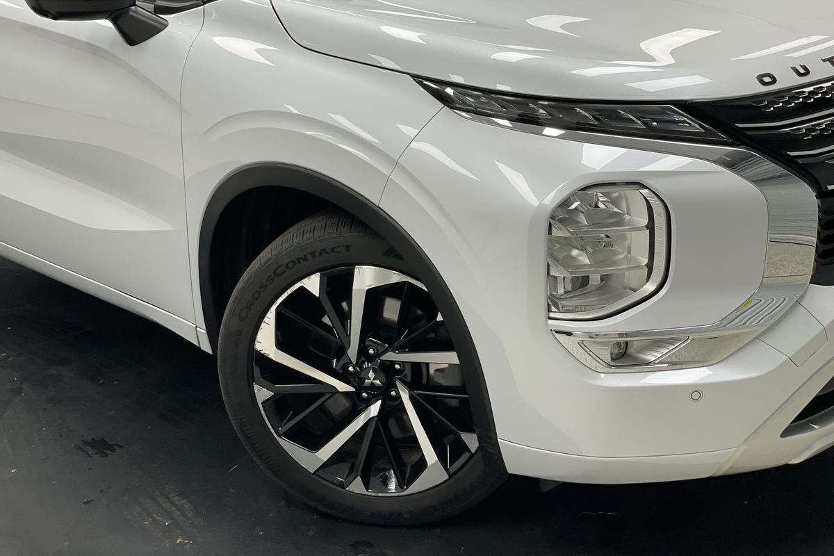 2023 Mitsubishi Outlander Exceed Tourer ZM
