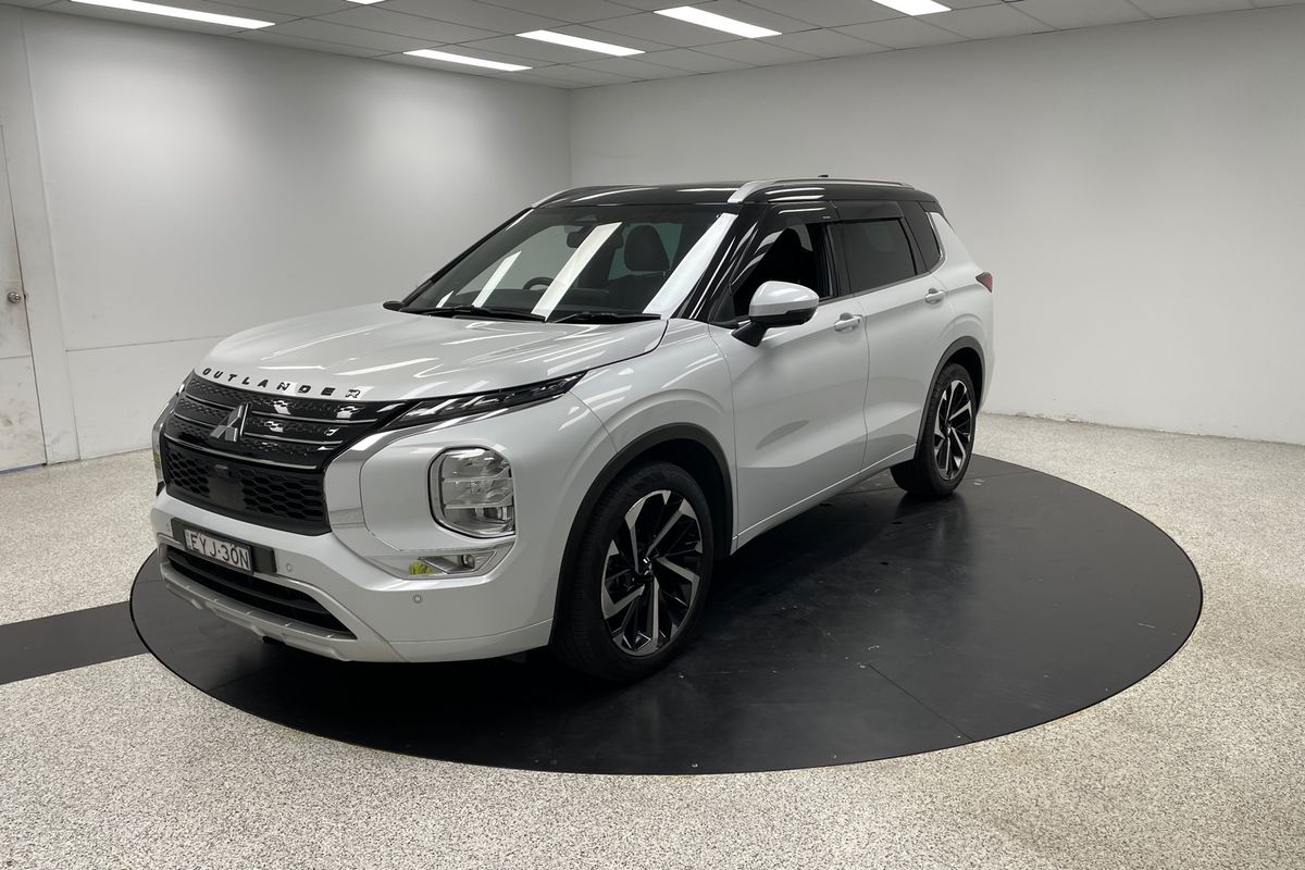 2023 Mitsubishi Outlander Exceed Tourer ZM