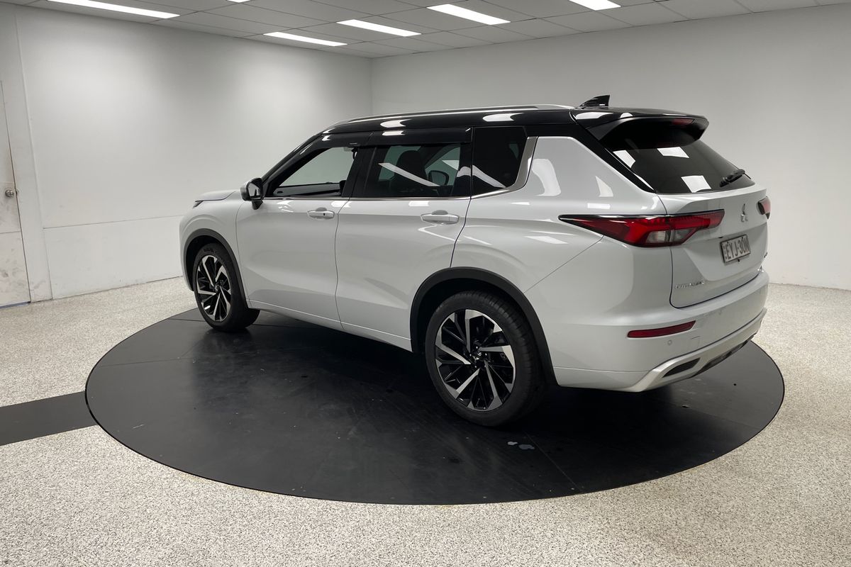 2023 Mitsubishi Outlander Exceed Tourer ZM