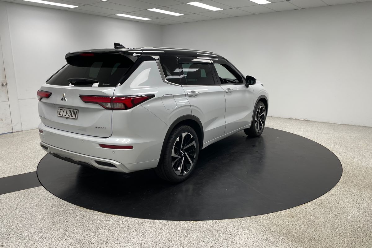 2023 Mitsubishi Outlander Exceed Tourer ZM