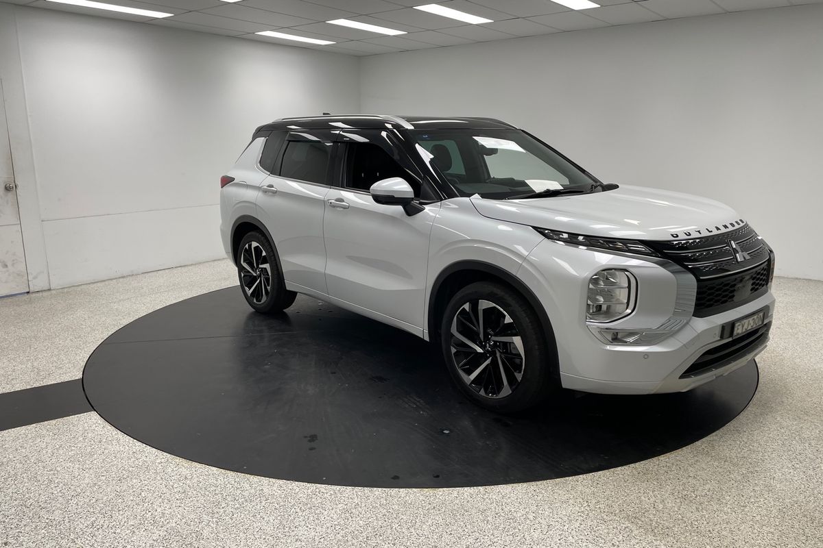 2023 Mitsubishi Outlander Exceed Tourer ZM