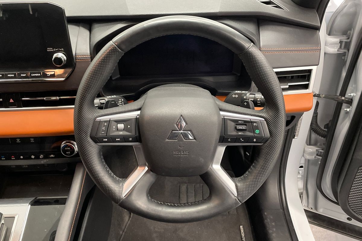 2023 Mitsubishi Outlander Exceed Tourer ZM