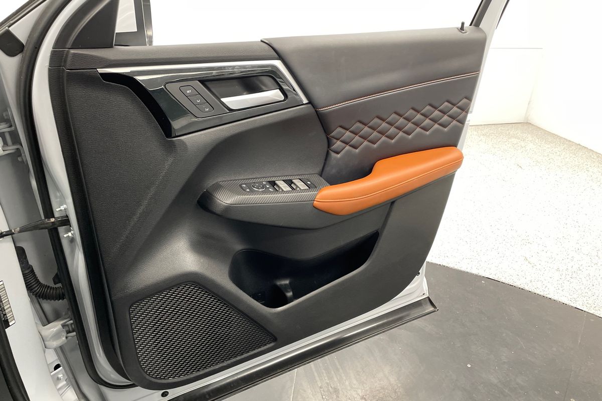 2023 Mitsubishi Outlander Exceed Tourer ZM