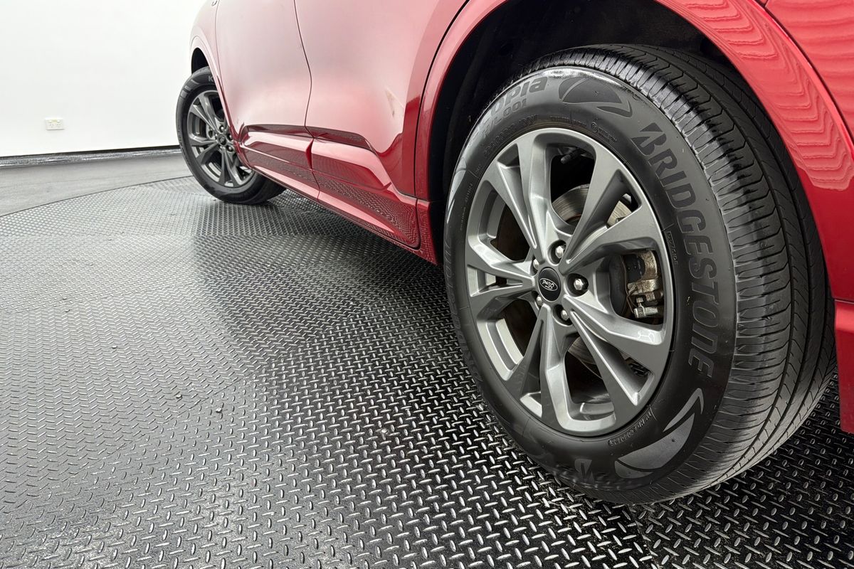 2020 Ford Escape ST-Line ZH