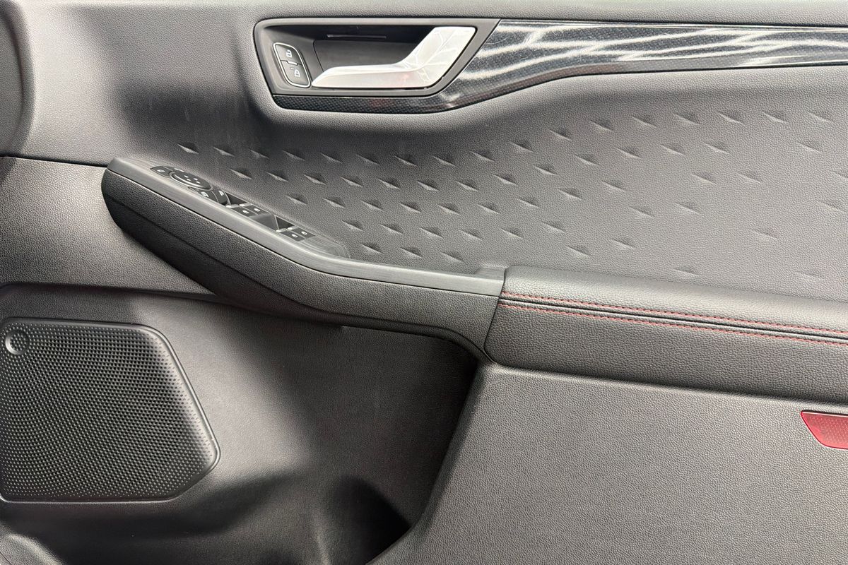 2020 Ford Escape ST-Line ZH