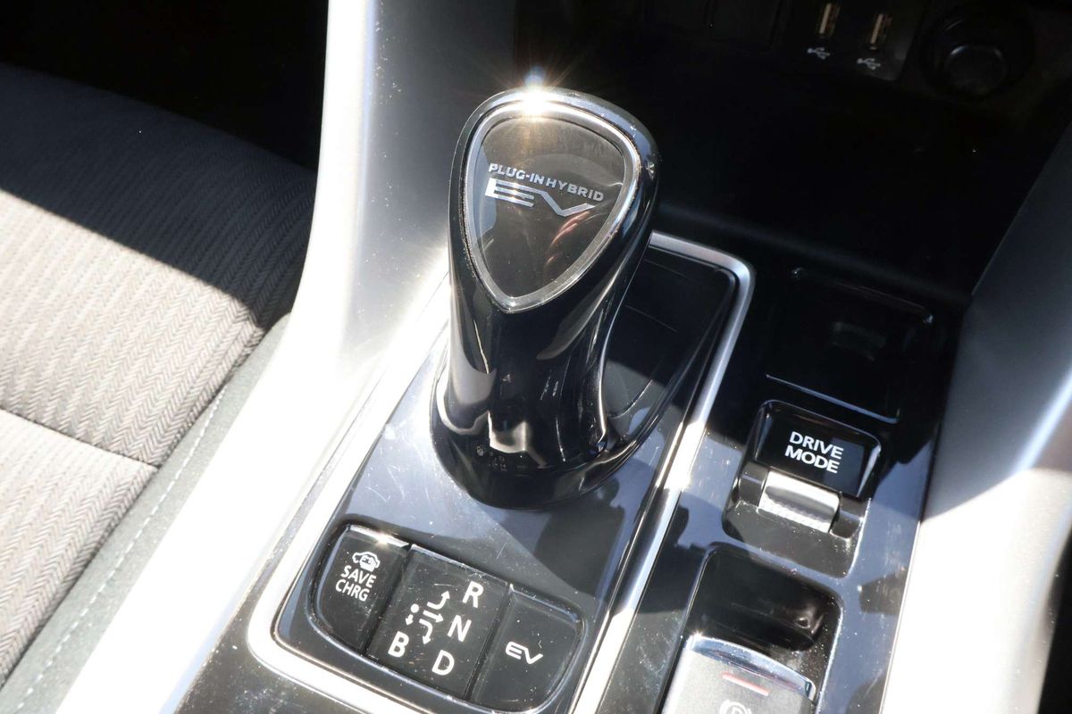 2022 Mitsubishi Eclipse Cross PHEV ES YB