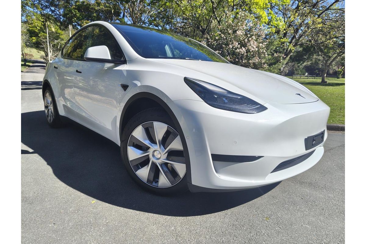 2023 Tesla Model Y Rear-Wheel Drive