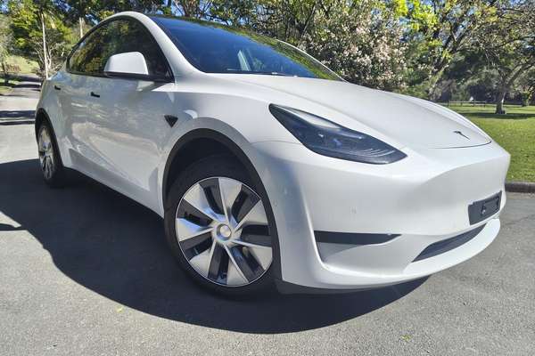 2023 Tesla Model Y Rear-Wheel Drive
