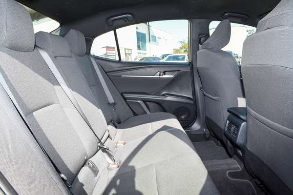 2024 Toyota Camry Ascent AXVH80R thumb-8