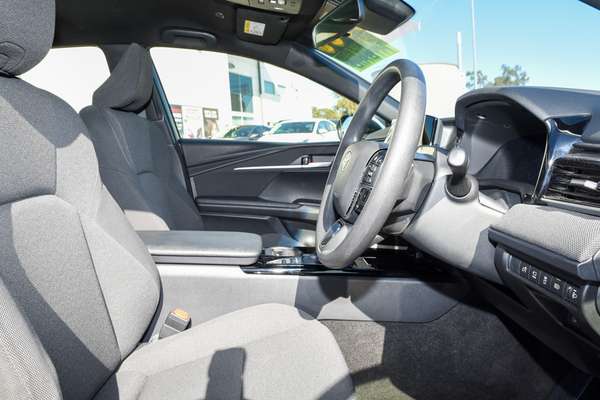 2024 Toyota Camry Ascent AXVH80R thumb-9