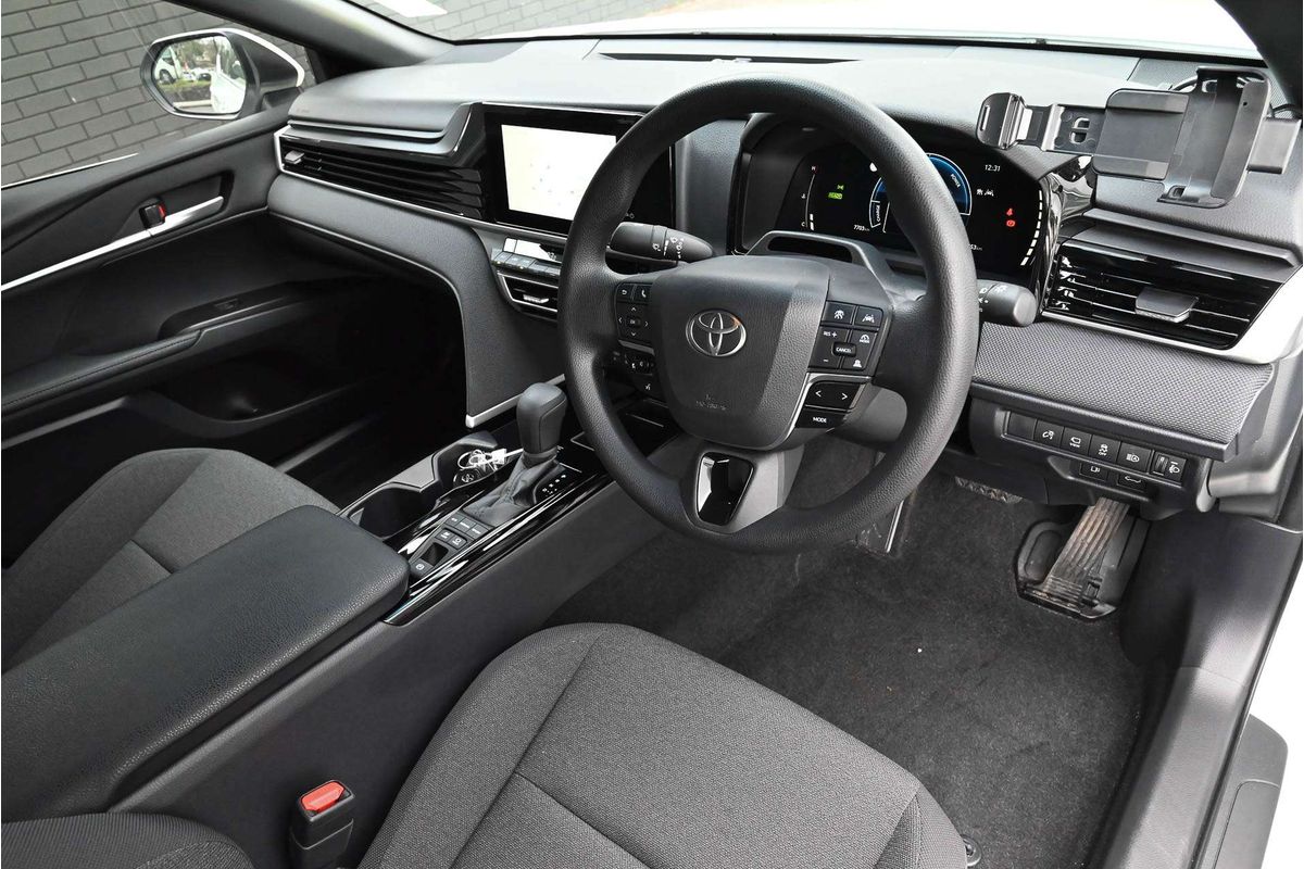 2025 Toyota Camry Ascent AXVH80R