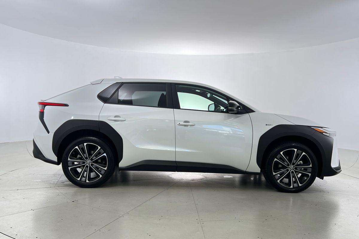2024 Toyota bZ4X XEAM10R