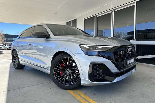 2026 Audi SQ8 TFSI F1