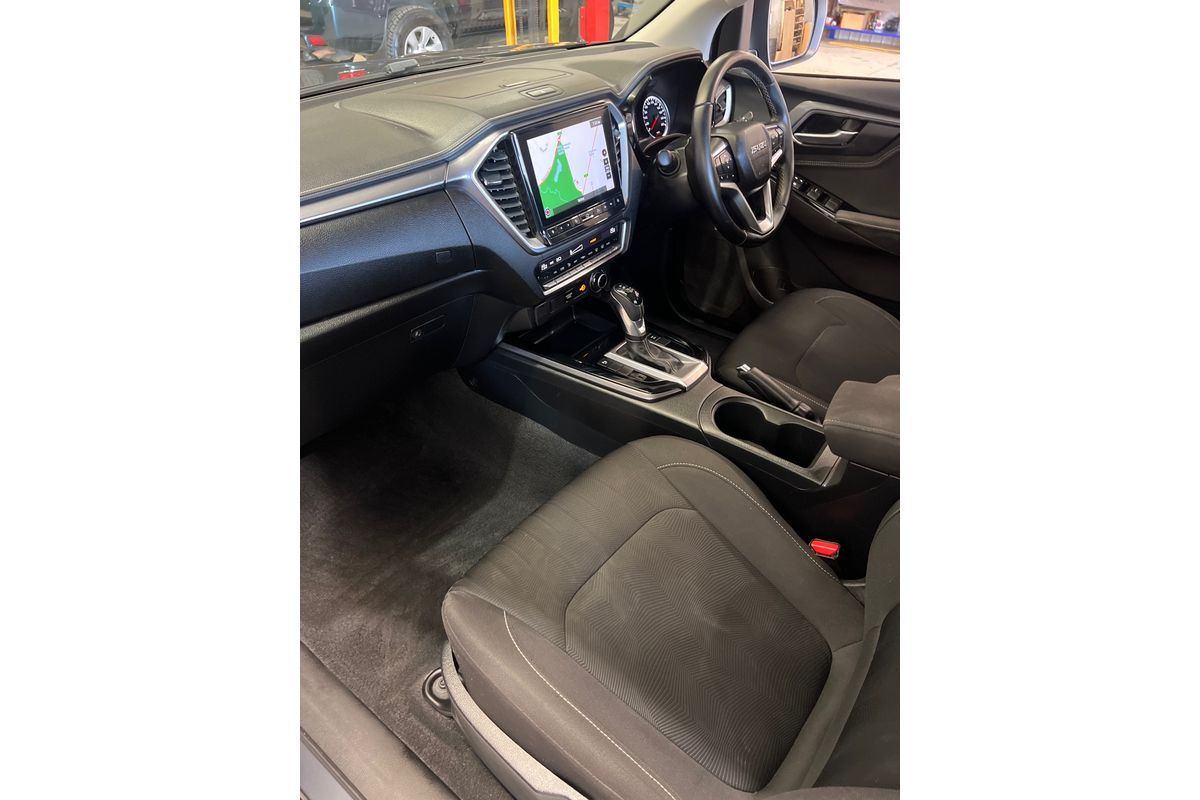 2021 Isuzu D-MAX LS-U 4X4 image 14