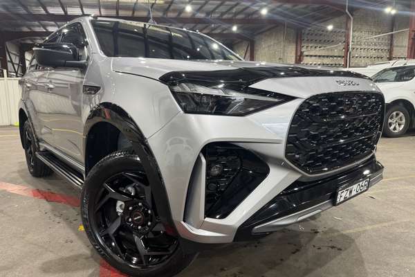 2026 Isuzu MU-X X-TERRAIN RJ