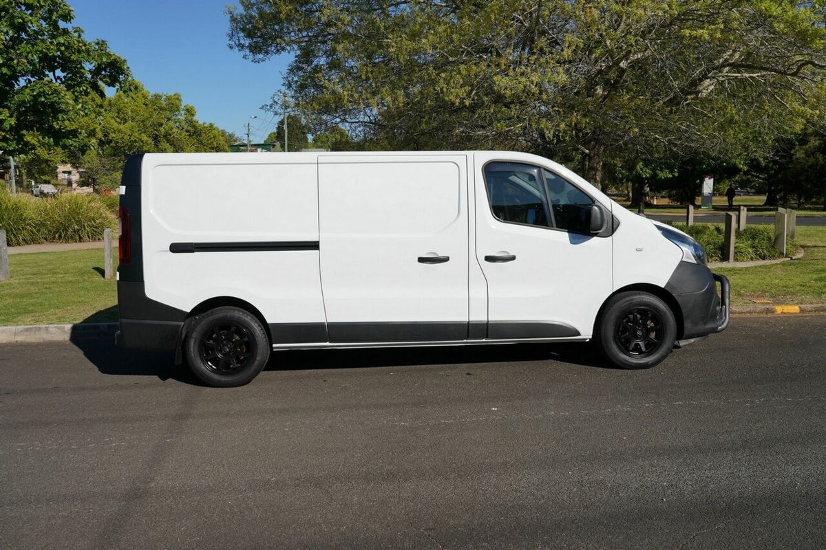 2020 Mitsubishi Express GLX SN LWB