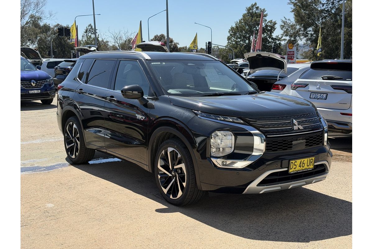 2023 Mitsubishi Outlander PHEV Exceed ZM