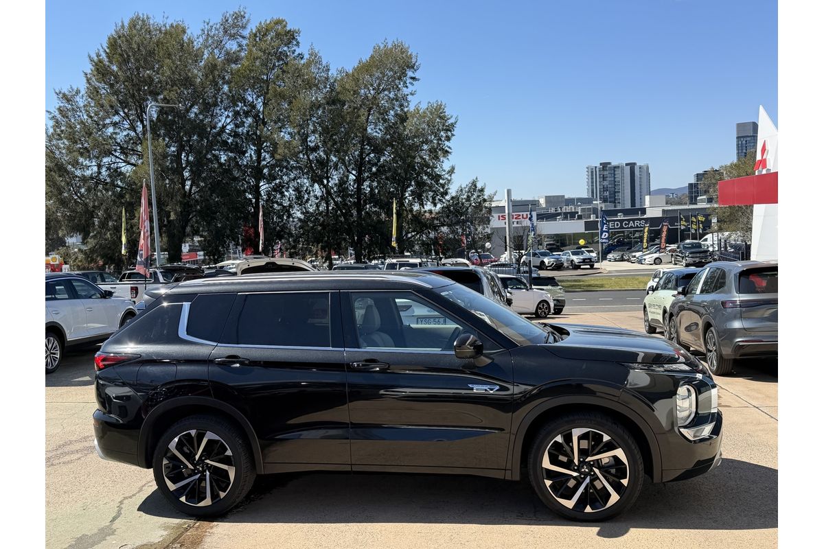 2023 Mitsubishi Outlander PHEV Exceed ZM