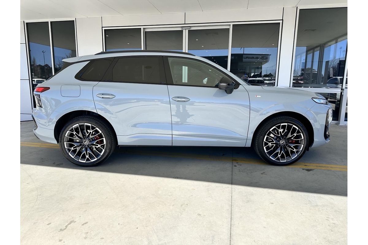 2026 Audi Q3 TFSI 195kW FJ