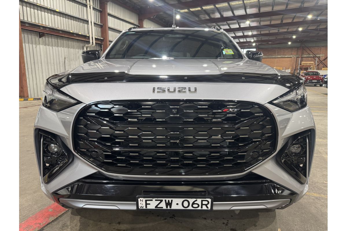 2026 Isuzu MU-X X-TERRAIN RJ