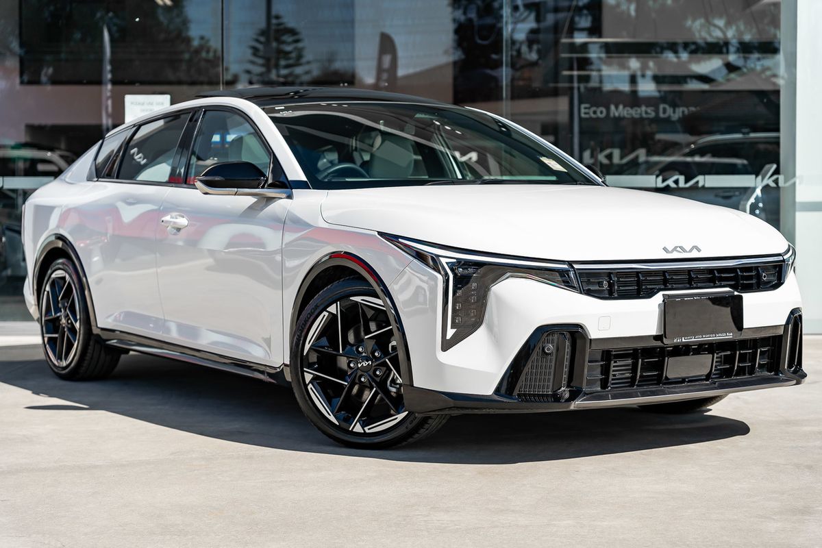 2025 Kia K4 GT-Line CL4m
