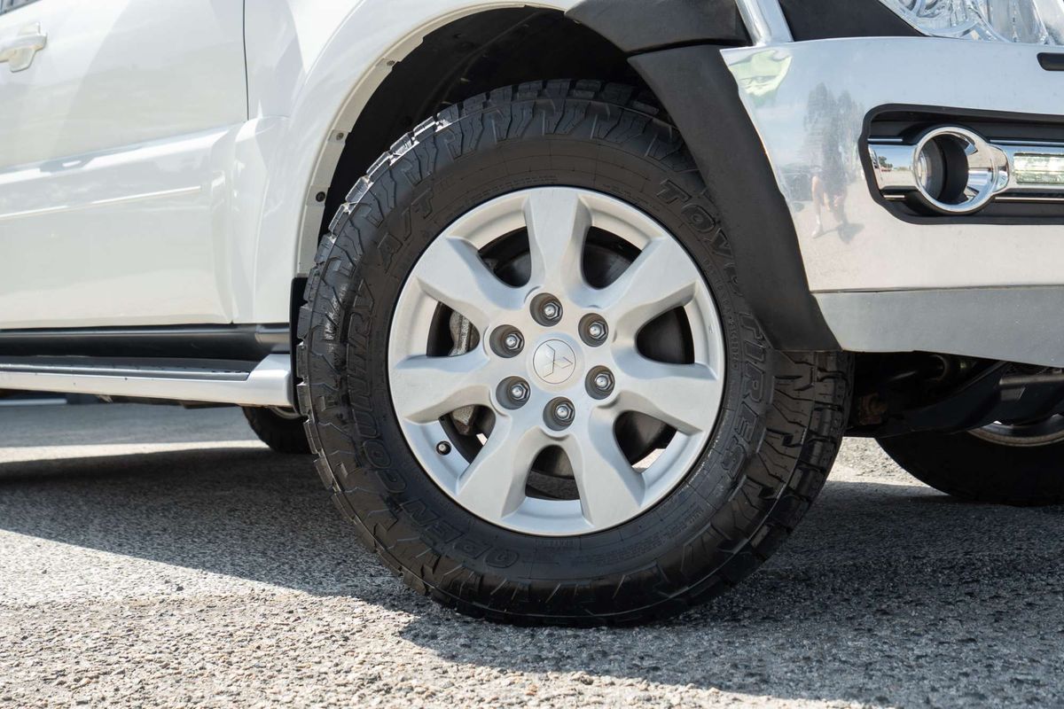 2019 Mitsubishi Pajero GLX NX