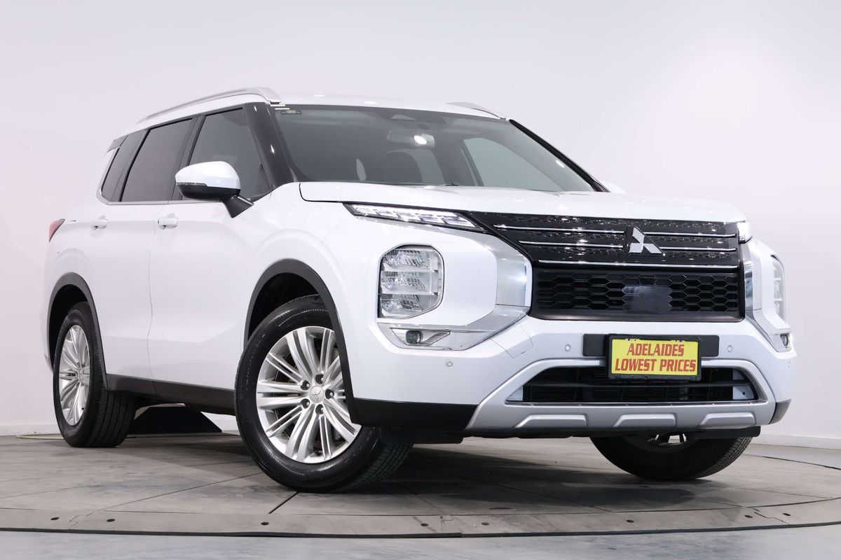 2024 Mitsubishi Outlander LS ZM