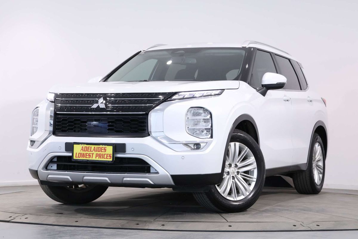2024 Mitsubishi Outlander LS ZM