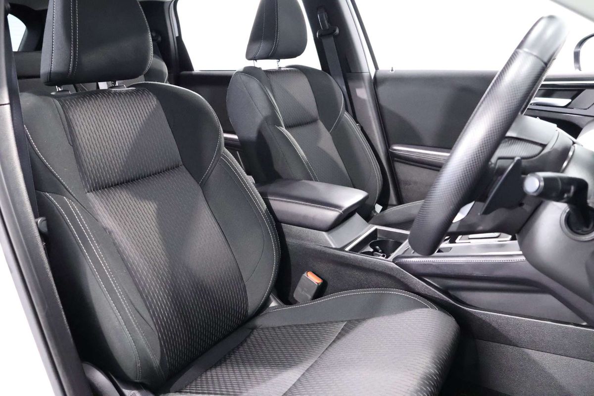 2024 Mitsubishi Outlander LS ZM