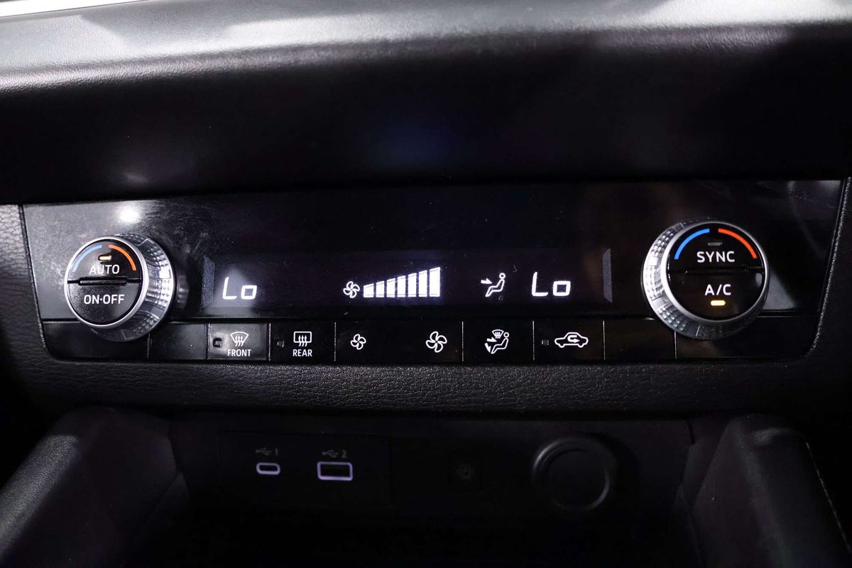 2024 Mitsubishi Outlander LS ZM