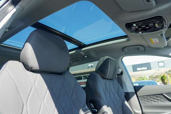 2026 Chery Tiggo 8 Super Hybrid Ultimate T31 thumb-10